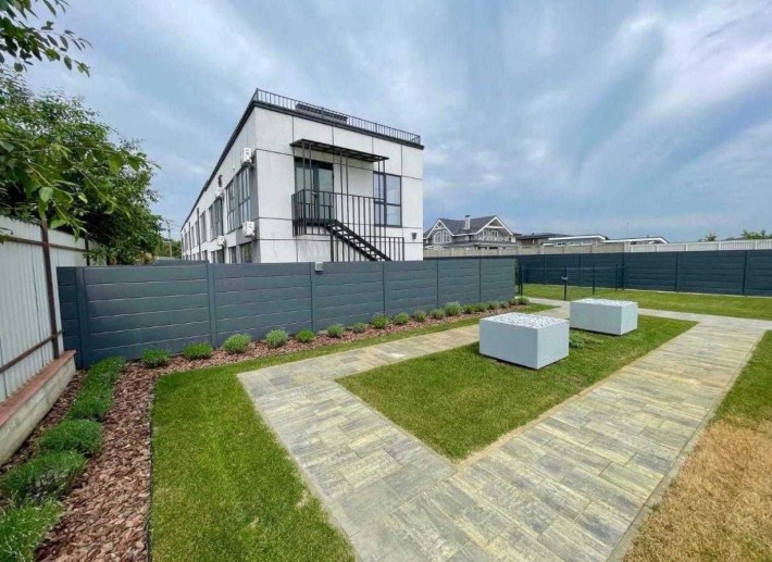 Продаж будинку Осокорки з виходом до озера - фото 1