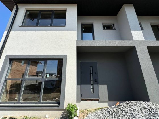 Продам топовий 4к котедж в престижному районі! Рівне