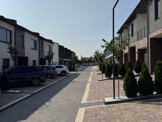 Продаж таунхауса в закритому компоексі з сучасним та якісним ремонтом Чернівці