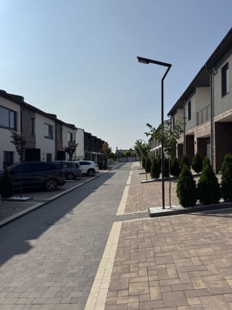 Продаж таунхауса в закритому компоексі з сучасним та якісним ремонтом - фото 1