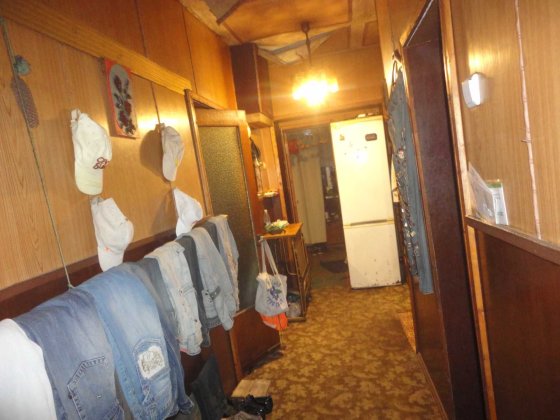 окрема кімната в оренду 20кв.м та гараж 25кв. м. в селі в будинку. Казатин