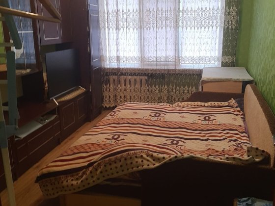 Здається кімната в 2-ох кімнатній секції Цукровий Каменец-Подольский