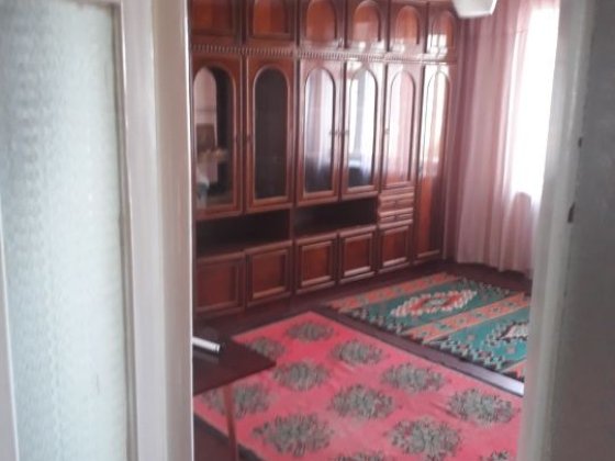 Здаються кімнати в сухій теплій квартирі . Центр міста . Канев