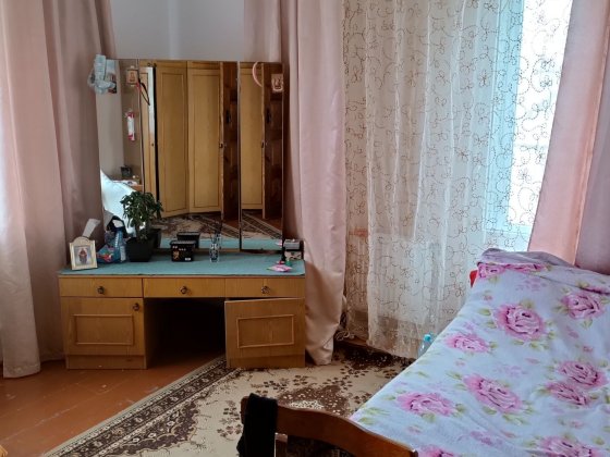 ЦЕНТР.Здам кімнату ДІВЧИНІ або ХЛОПЦЕВІ без хазяїв.Є все.Поруч зупинка Хмельницкий