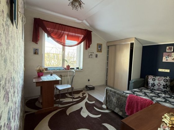 Здається в оренду кімната в будинку для жінки Борисполь