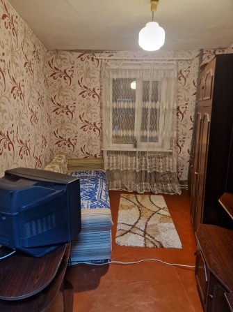 Здам кімнату у квартирі дівчині - фото 1