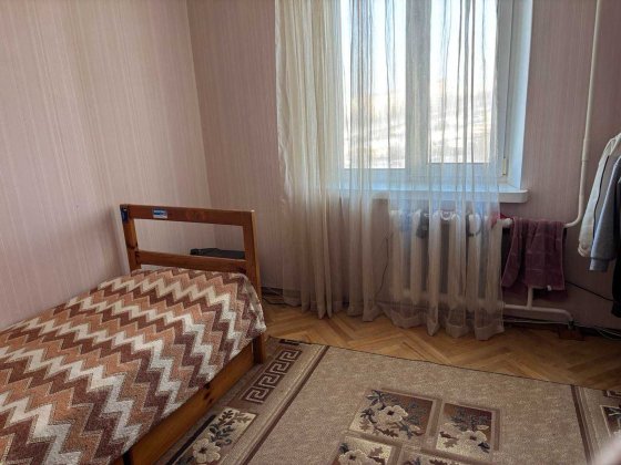 В оренду кімната в 3-х кімнатній квартирі, центр, Кн. Володимира 37 Ровно