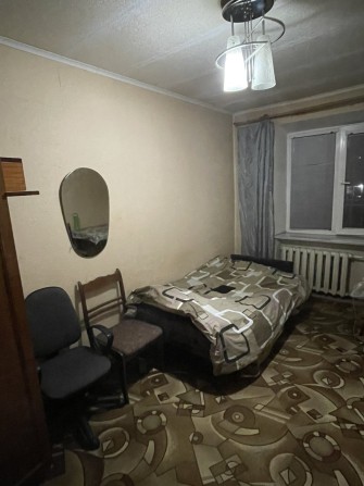 Здам окрему кімнату на тривалий термін, бул.  Героїв Крут 5, 1  поверх - фото 1