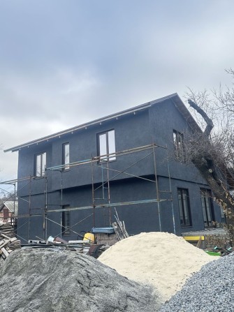 Продам два дома с бассейном в центральной части города, 140м2 14 соток - фото 1