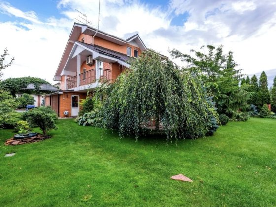 Продам будинок на Осокорках