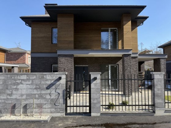 Київ( Чайки) Будинок у закритому містечку з виходом у ліс 185м2 , газ Київ