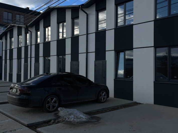 Таунхаус 48м² з двориком. Новобудова. Метро Академ. 20хв. Розтерм-ння - фото 1