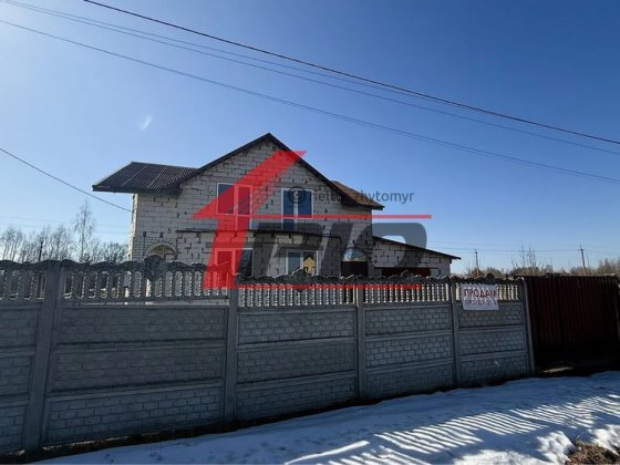 Комфортний будинок для родини у Житомирі