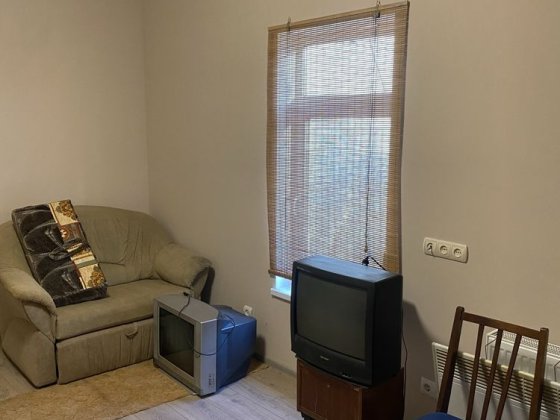 Частина будинку по вулиці Домбровського фасадна