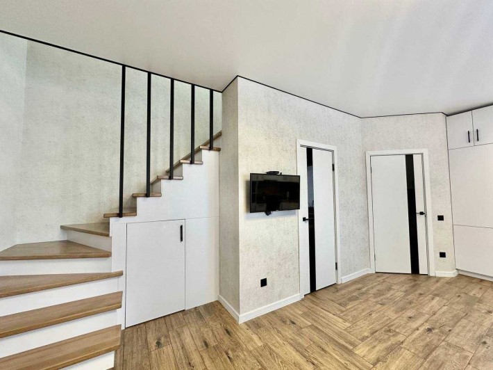 Продаж Таунхаус Ремонт Меблі - фото 1