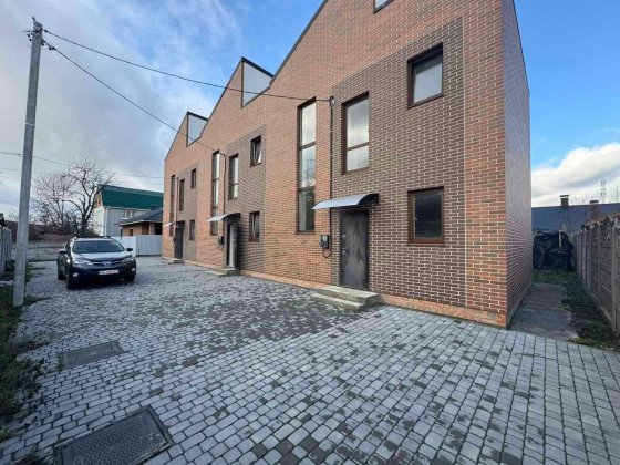 Продаж сучасного двоповерхового таунхауса на Старому місті Вінниця