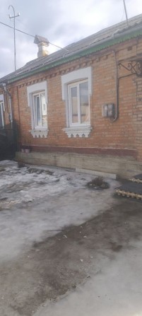 Продаж частини будинку 3гор.лікарня з центральними комуніціями - фото 1