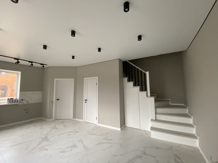 Таунхаус  з ремонтом - фото 1