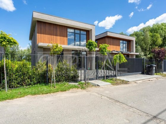 Продаж будинку КИЇВ Жуляни Київ