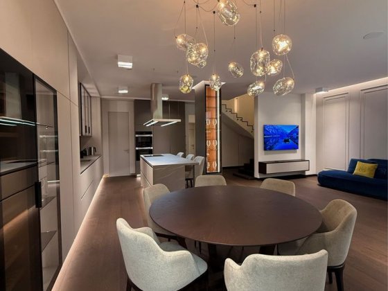 Продам Таунхаус 230 м² в Комфорт Сити|5 комнат|Ремонт|Бассейн|Паркинг