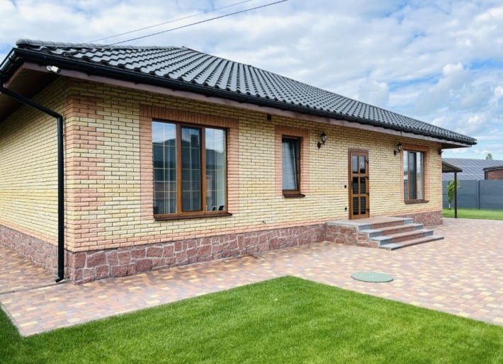 Продається новий будинок в місті. - фото 1