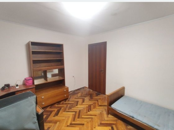 Сдам Печерськ.(м.Кловська) окрему кімнату в 3-кімнатній квартирі Киев