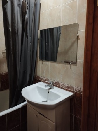 Сдам комнату для 1го парня  или дев м,Позняки ул.Ахматова - фото 1