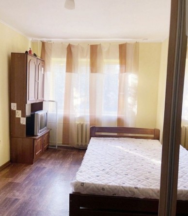 комнату  помесячно/комунальные платить не надо - фото 1