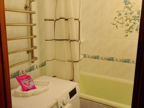 Сдам комфортабельную комнату для 1го парня м.Позняки Ахматова Киев