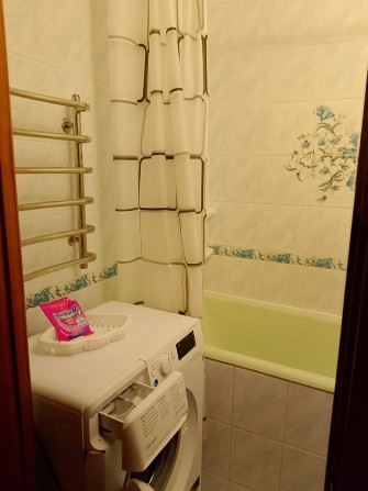 Сдам комфортабельную комнату для 1го парня м.Позняки Ахматова - фото 1