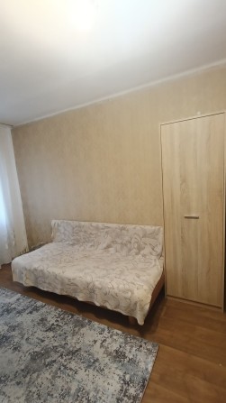 Сдам хорошую комнату в коммуне ул. Космонавтов/Героев Крут/Черемушки! - фото 1