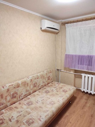 сдам хорошую комнату.Без риэлторских услуг. - фото 1