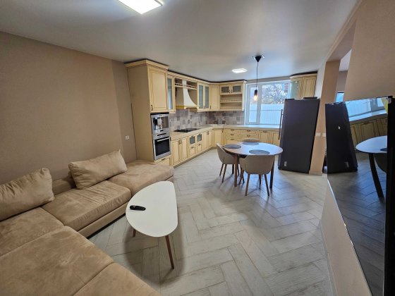 Таунхаус 100 м2 біля метро СЛАВУТИЧ (Осокорки). Киев