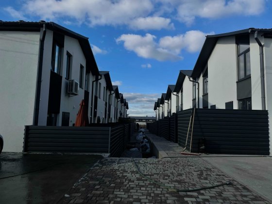 Інвестиційний таунхаус 70м² з двориком. БЕЗ%. 20хв метро. Розтерм-ння