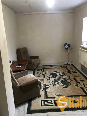 Затишний будинок 67 м² з садом та всіма комунікаціями - фото 1