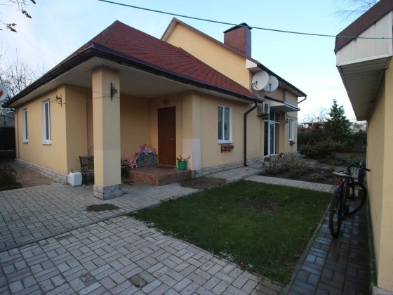 Затишний будинок у тихому провулку Бородинського мкрн. Запоріжжя