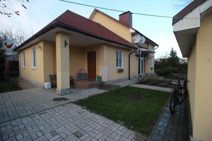 Затишний будинок у тихому провулку Бородинського мкрн. - фото 1