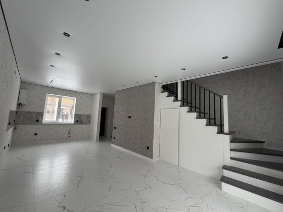 Продаж таунхауса з ремонтом від забудовника! Поруч ТЦ, АТБ, транспорт Винница