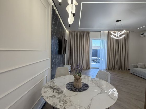 Продається новий та світлий котедж Ужгород