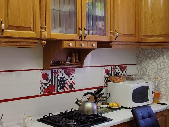 Продам частину  будинкуна два входа в центрі