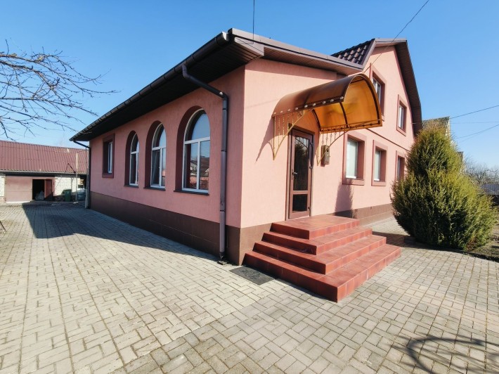 Продаж будинку для чудового сімейного життя зі ставком - фото 1