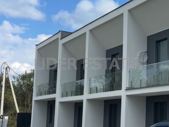 Продаж котеджа в Ужгороді, 3 кімнати, 104/37.60/1 м², 2 сотки. Ужгород