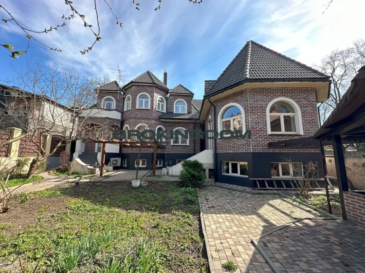 Будинок  6.5 с., 466.9 кв. м,, вул.Павла Загребельгого 11-А - фото 1