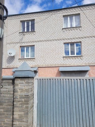 Продаж  трохповерхового будинку на Баранова. - фото 1