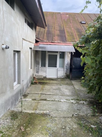 Будинок з ділянкою під забудову 10 соток | Берчені | 200 000 $ - фото 1