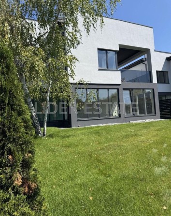 Продаж особняка 4 кімн., 240 м², Ужгород - фото 1