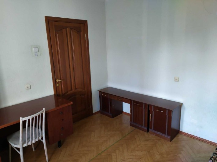 Здається кімната по вул.Ахматової  39 а, метро Осокорки. - фото 1