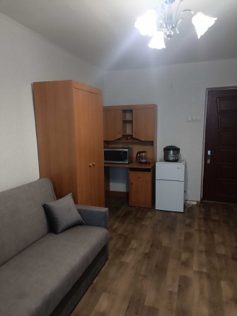 Гостинка  18 кв.м. метро  Заводская. - фото 1