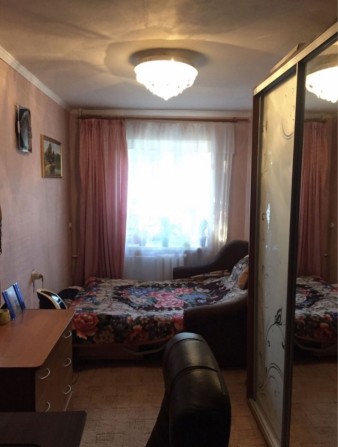 Сдам ХОЗЯИН.Две  КОМНАТЫ (отдельные), находящиеся в одной коммуне. - фото 1