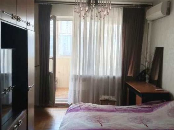 Сдам комнату в 3-комн,квартире по ул.Бориса Гмыри м.Позняки Киев